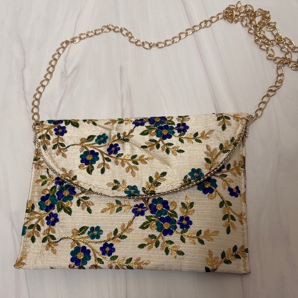 NWT Floral Chain Strap Clutch - Cream and Blue side bags - Picture 1 of 7